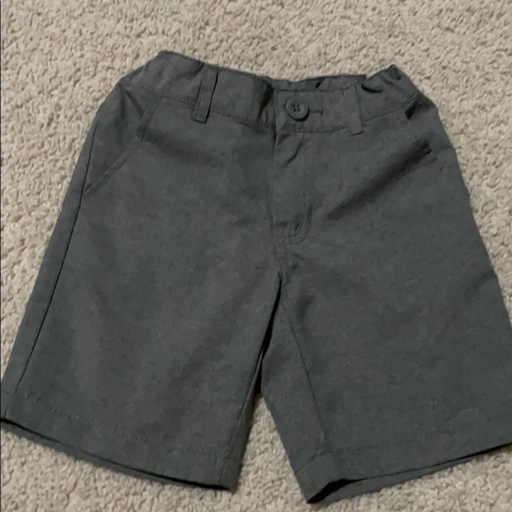 Boy’s gray shorts